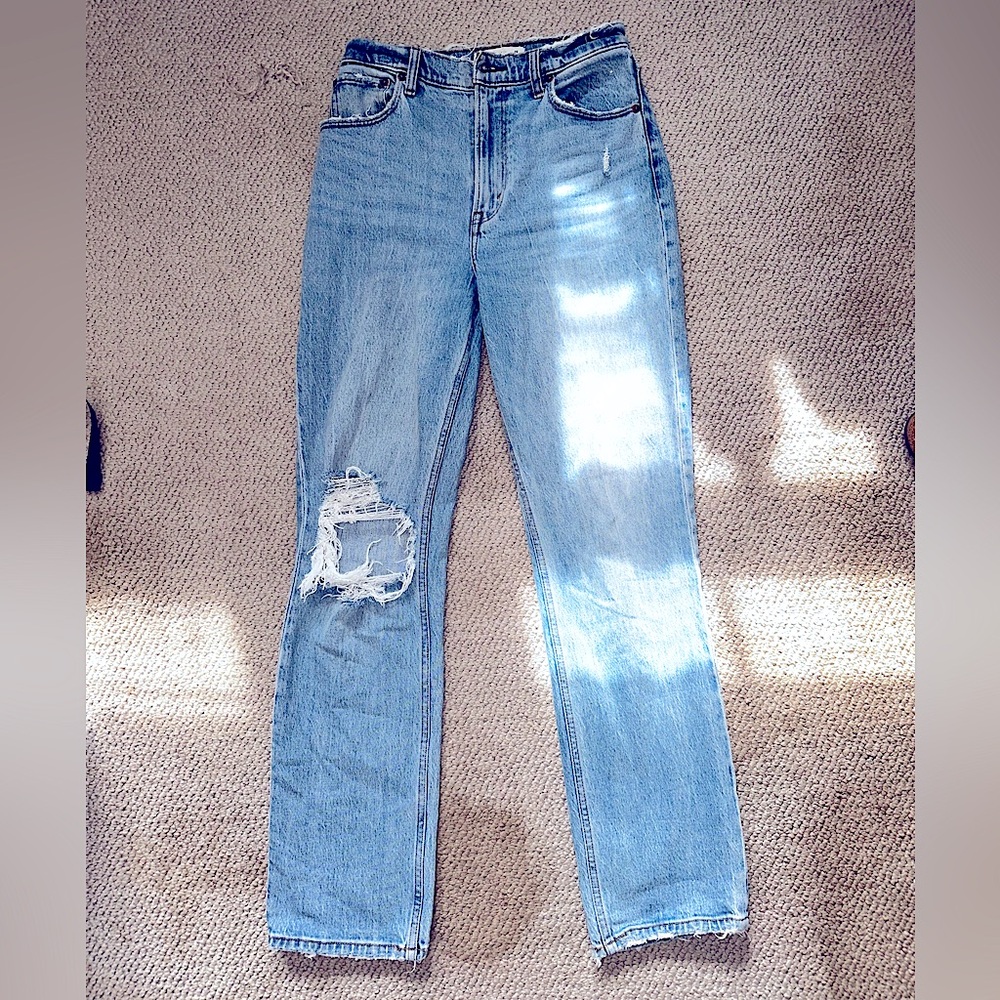 Abercrombie & Fitch Ultra High Rise 90’s Straight Jeans size 26/2R Medium Wash